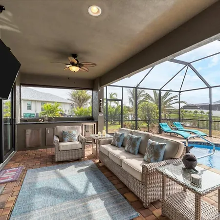 Villa Charlotte County 5882: Relaxing Poolside Retreat